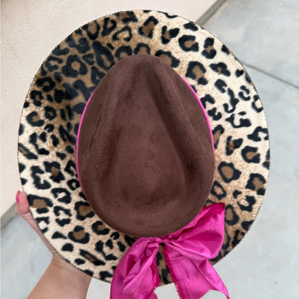 Leopard cheetah print wide brim rancher style cowboy hat brown suede